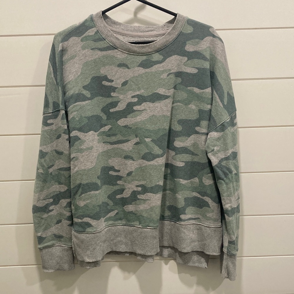 🔴 Time and Tru Camo Sweatshirt